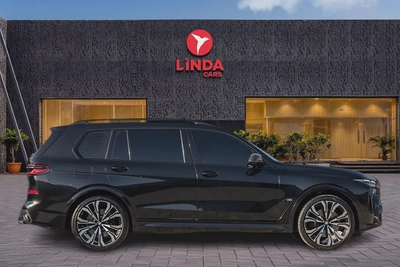 BMW X7 M60 2023-9