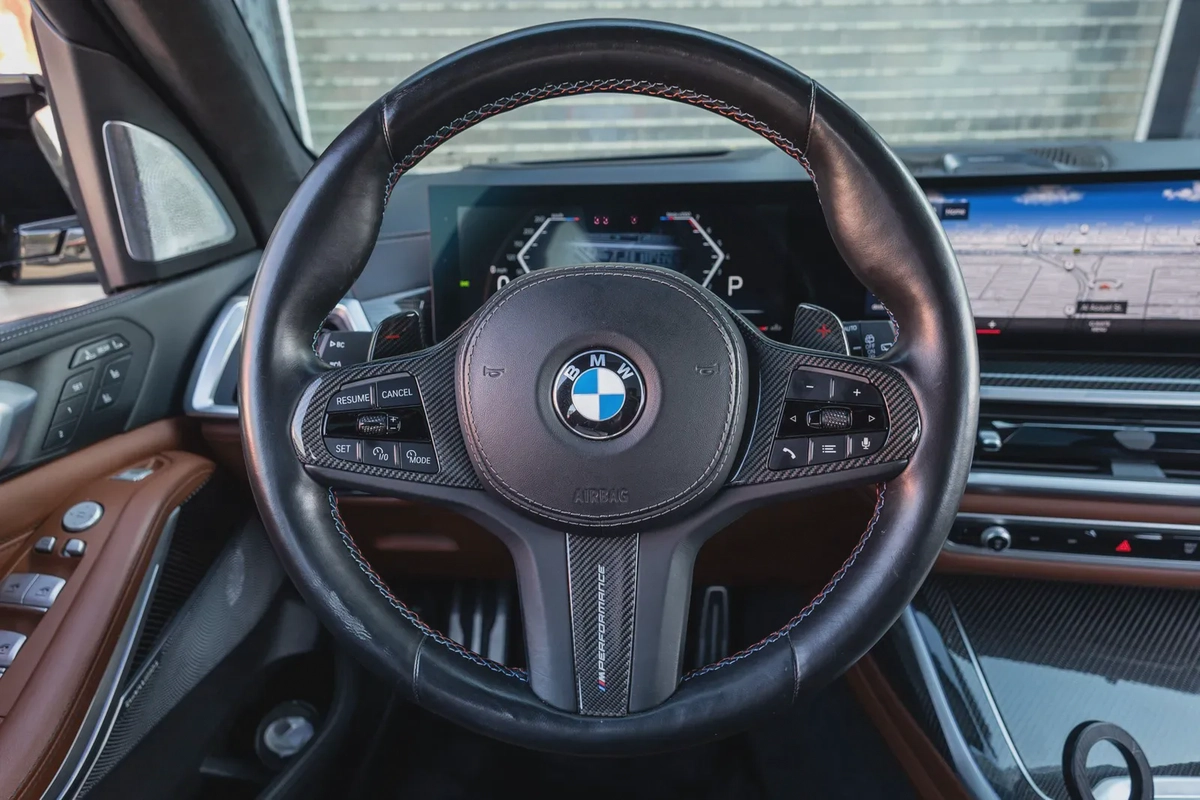 BMW X7 M60 2023-12-12