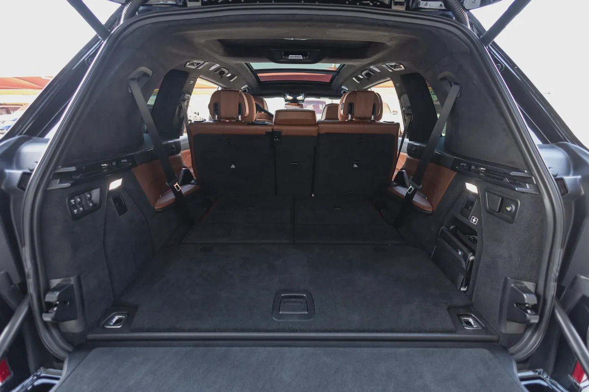 BMW X7 M60 2023-11-11