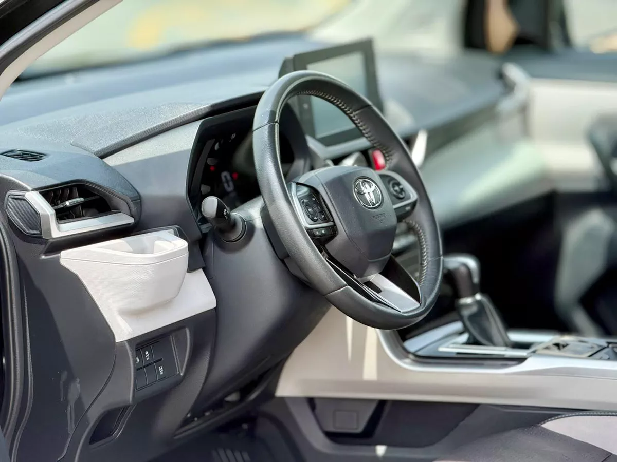 TOYOTA VELOZ GCC SPECS FULL SERVICE HISTORY-8-8