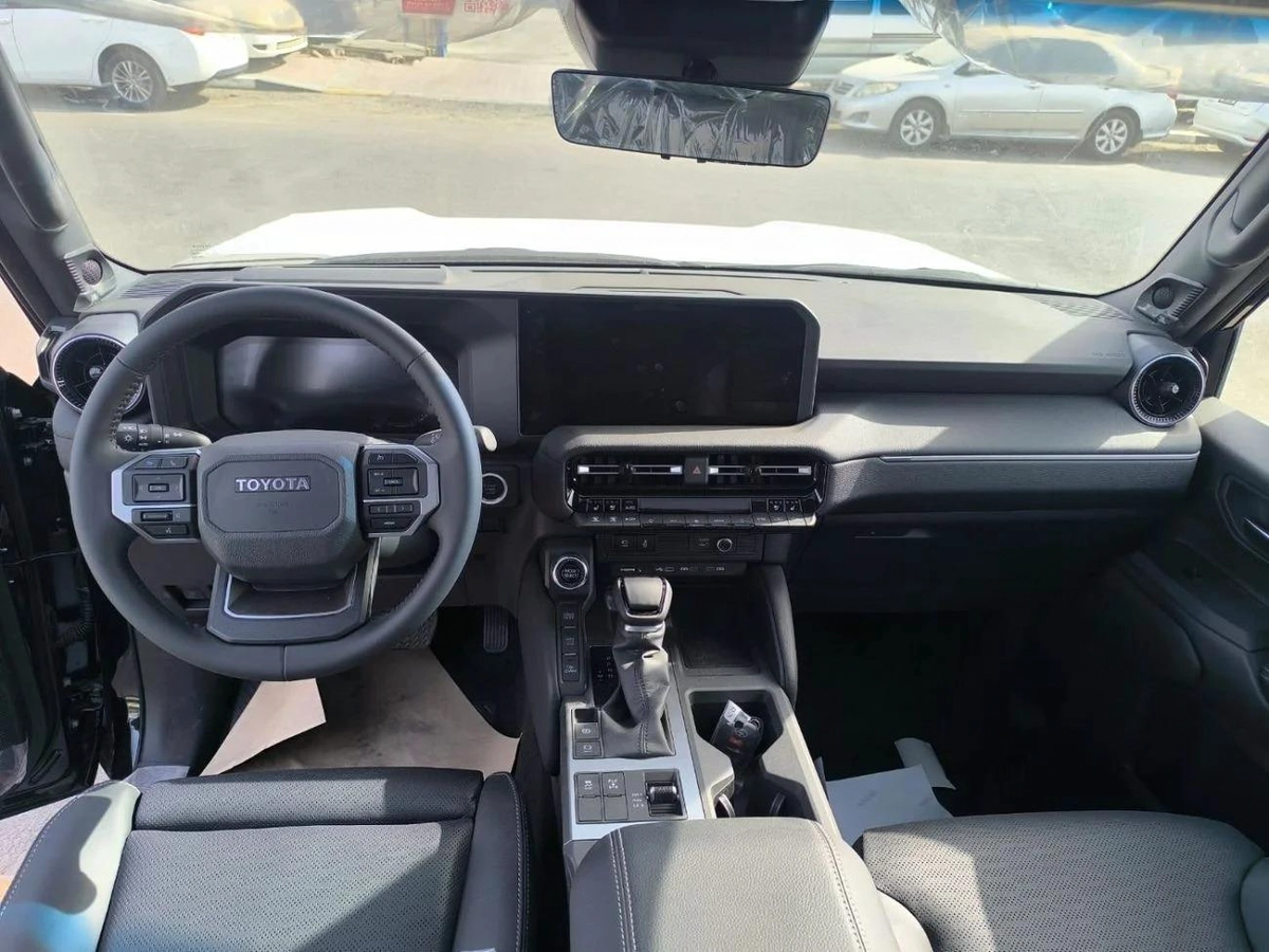 Toyota Prado  LUXURY 2.4L PETROL-7-7