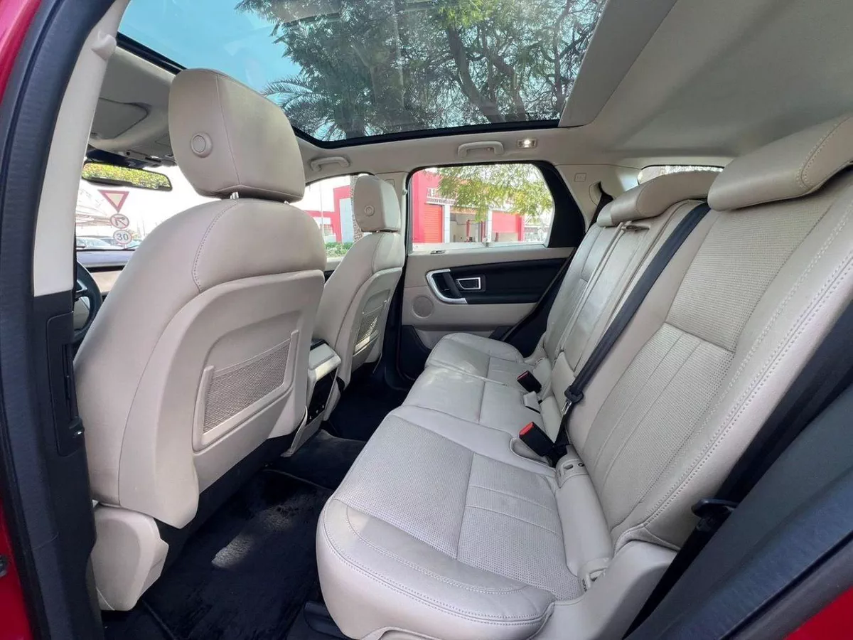 Land Rover Discovery HSE-7-0