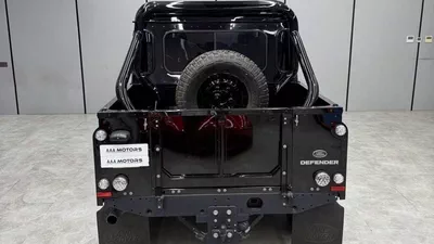 Land Rover Defender 75th 2015 GCC specs-19