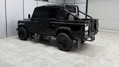 Land Rover Defender 75th 2015 GCC specs-20