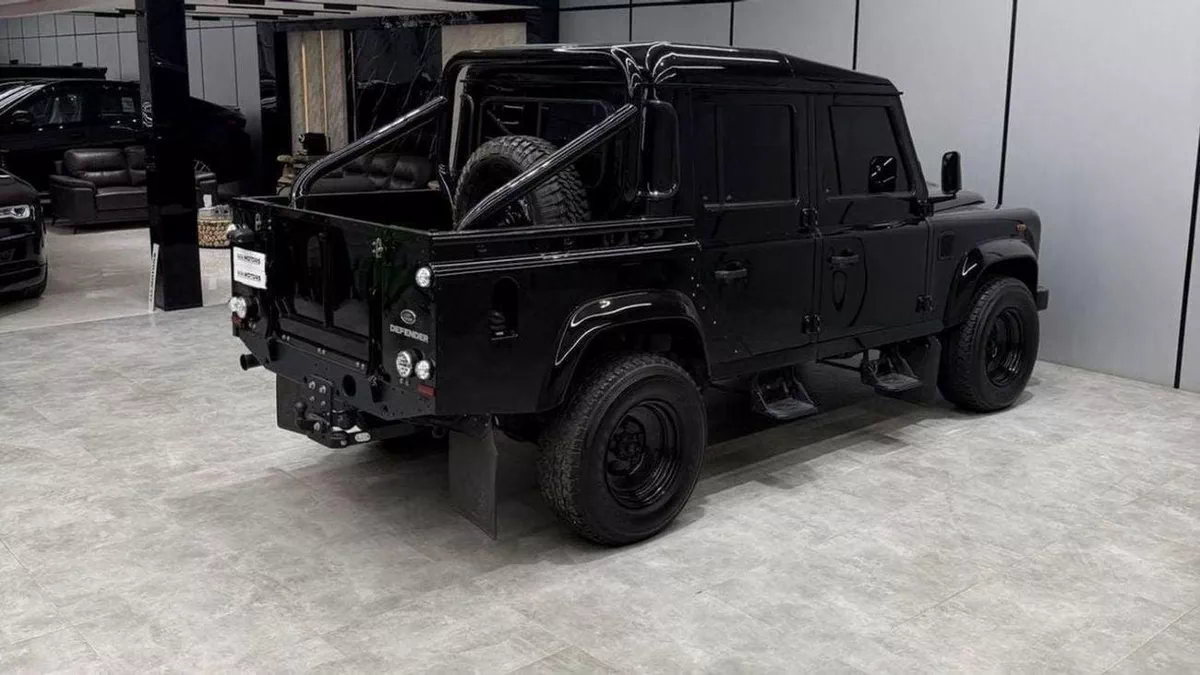Land Rover Defender 75th 2015 GCC specs-17-0