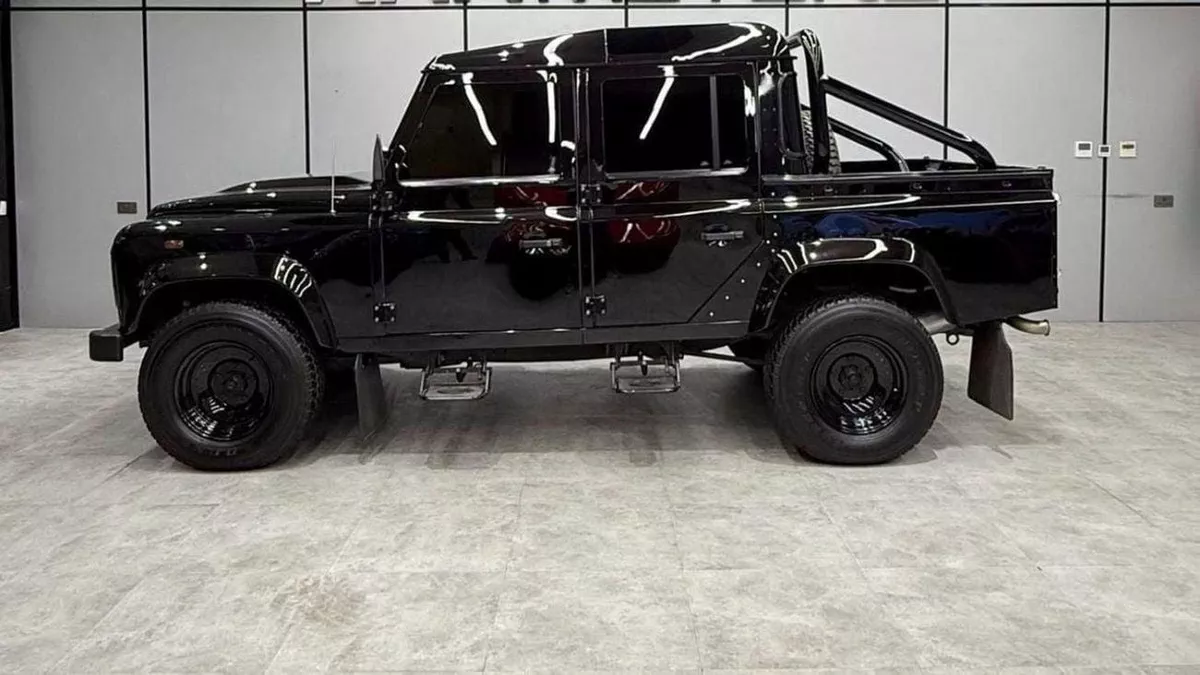 Land Rover Defender 75th 2015 GCC specs-18-0