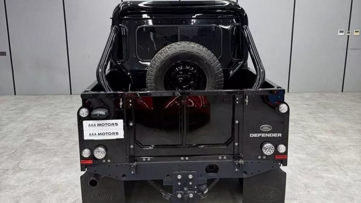 Land Rover Defender 75th 2015 GCC specs-19-0