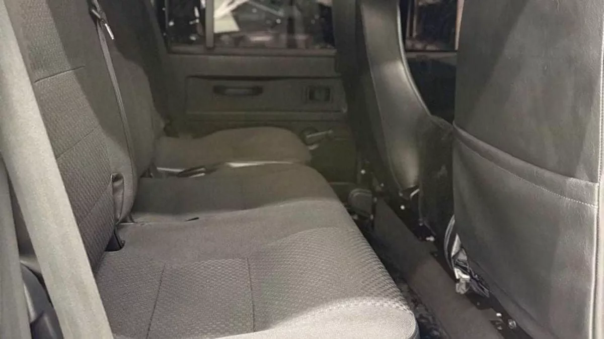 Land Rover Defender 75th 2015 GCC specs-24-0