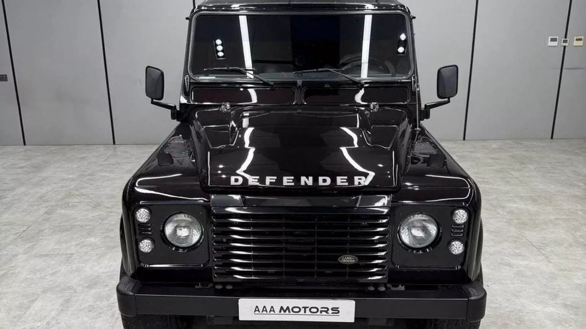 Land Rover Defender 75th 2015 GCC specs-5-0