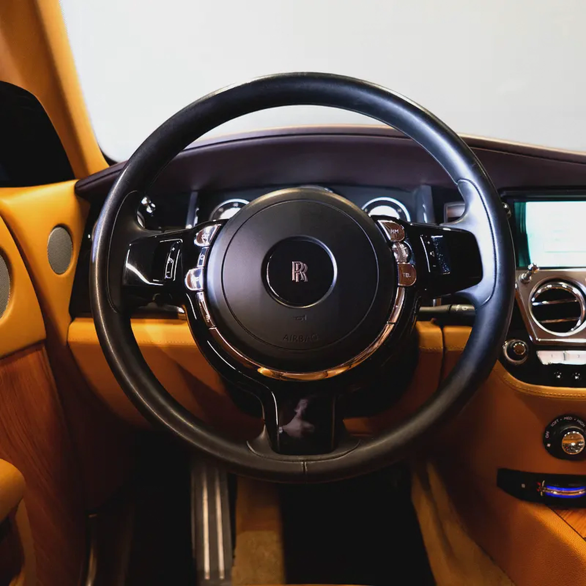 AED 339,950	 • Rolls-Royce Wraith  • 1 Year Warranty-10-10