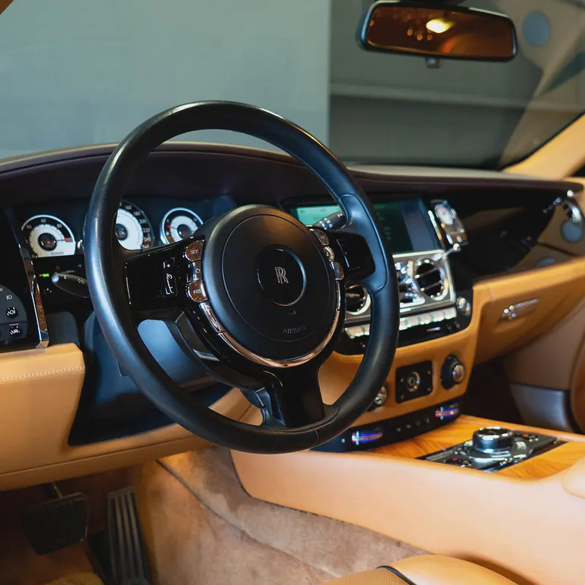 AED 339,950	 • Rolls-Royce Wraith  • 1 Year Warranty-8-8