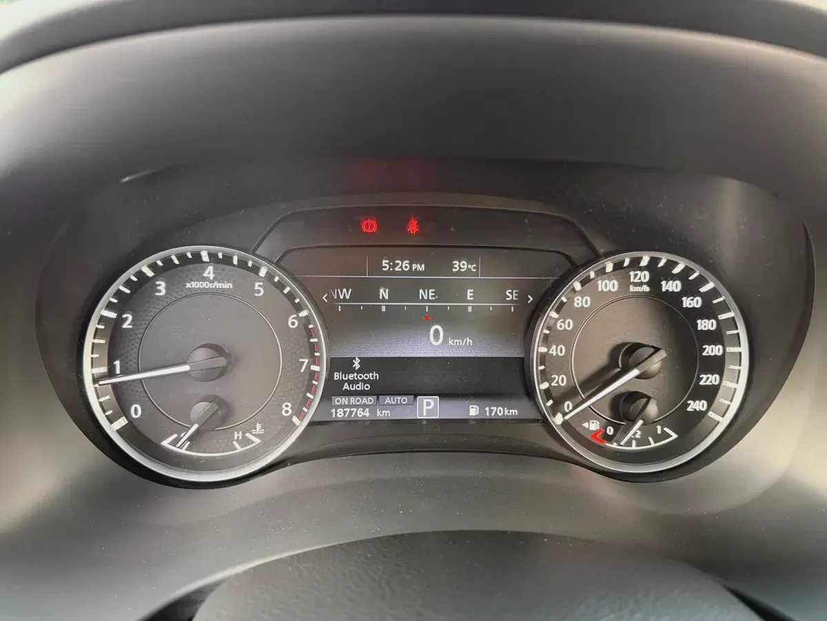 نيسان باترول بلاتينيوم ثمانية سلندر ابيض / احمر خليجي Patrol 2022 LE Platinum GCC Specs-12-12