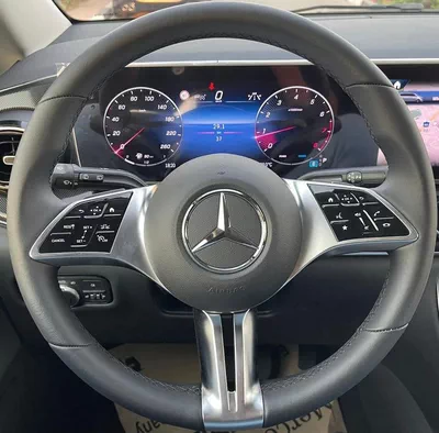 Mercedes Benz V300 AVANTGARDE 5 years Warranty 2025 GCC-16