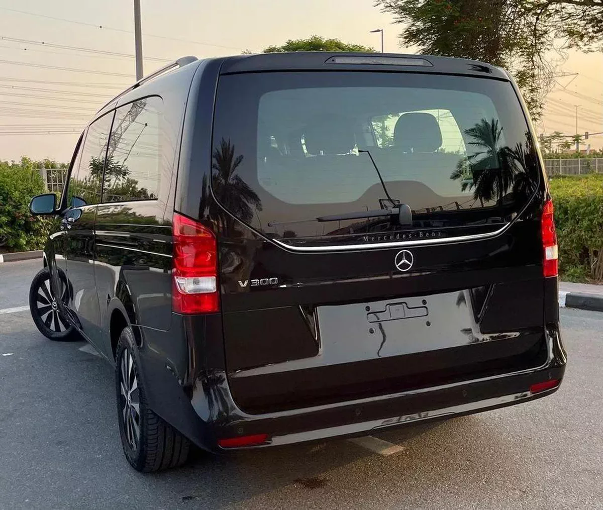 Mercedes Benz V300 AVANTGARDE 5 years Warranty 2025 GCC-17-17