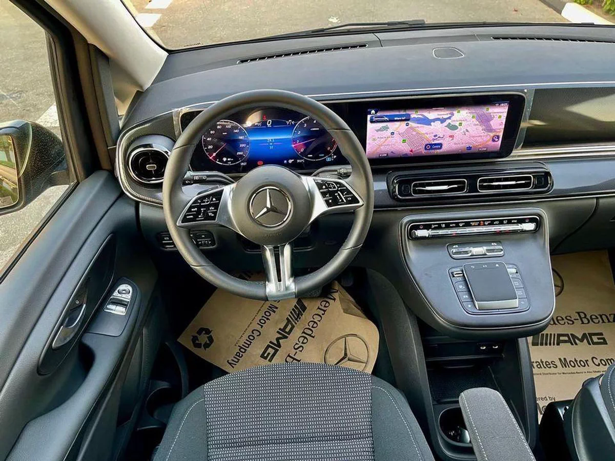 Mercedes Benz V300 AVANTGARDE 5 years Warranty 2025 GCC-10-10