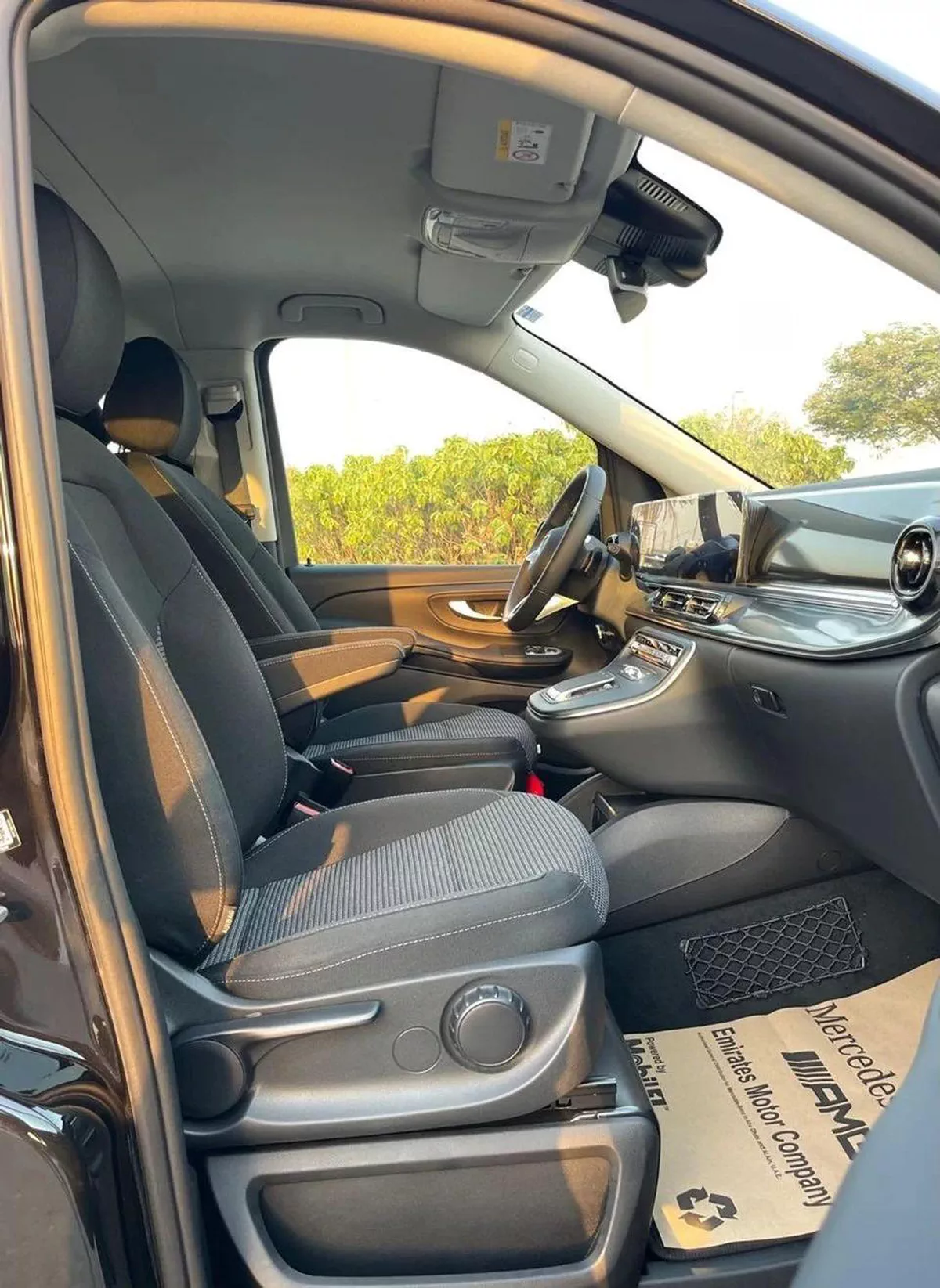 Mercedes Benz V300 AVANTGARDE 5 years Warranty 2025 GCC-12-12