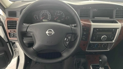 Nissan Patrol Safari 4.8L A/T-5
