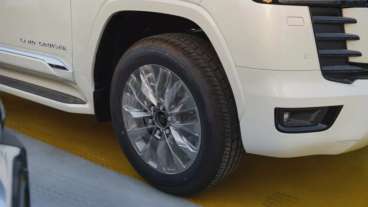2026 Toyota Land Cruiser GXR 4.0L WITH RADAR GCC Specs-3-3