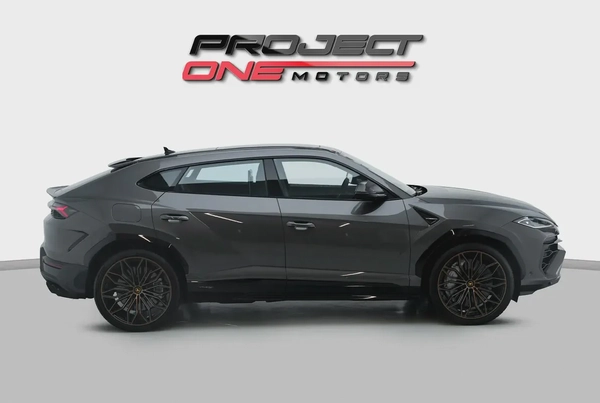 2025 LAMBORGHINI URUS SE