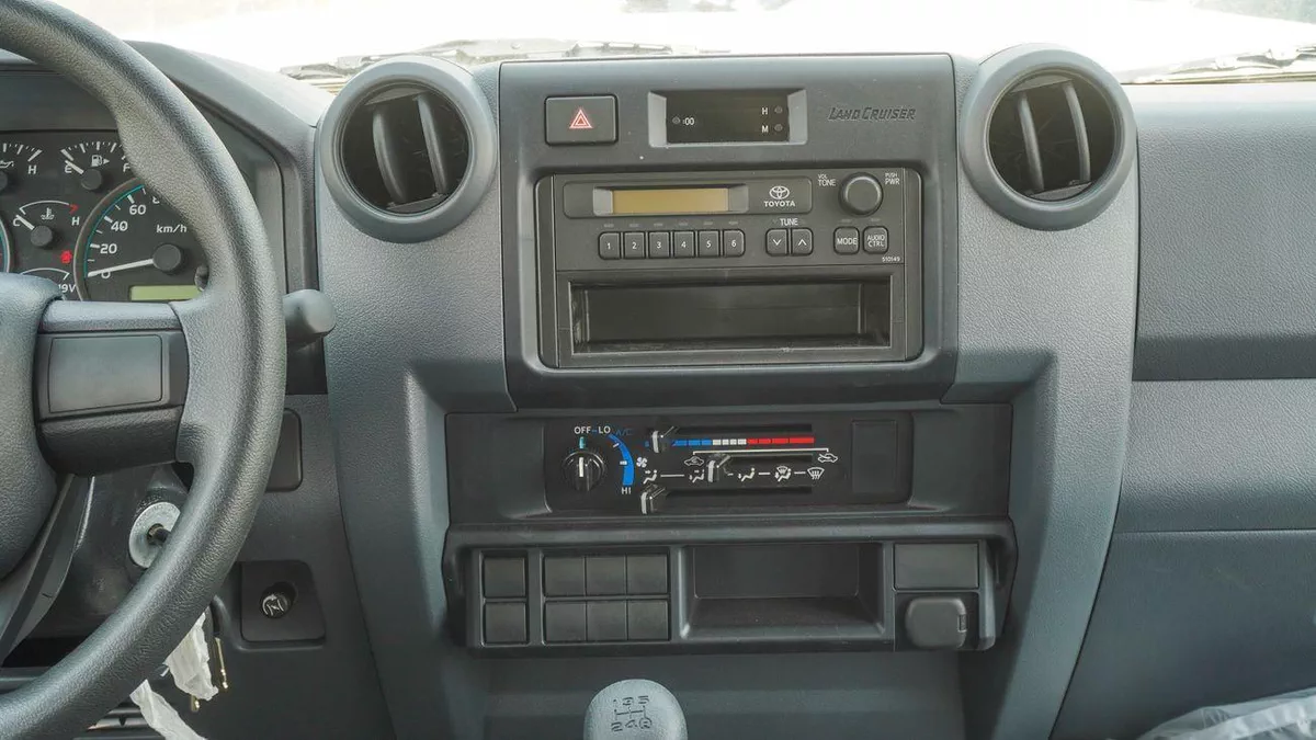 Toyota Land Cruiser Pick Up 4.2L Diesel-6-0