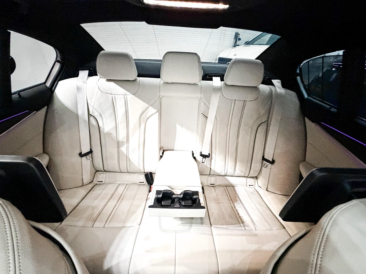 Massive Price Drop!!! // AED 1,880 // 20%DP // 2018 BMW 520i M-Sport // 48 Months-2-2