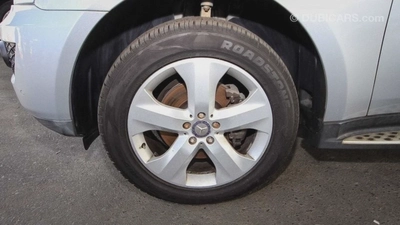 Mercedes Benz ML350-5