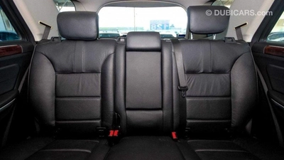 Mercedes Benz ML350-11