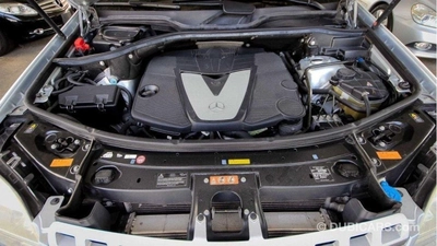 Mercedes Benz ML350-12
