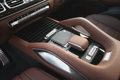 RAMADAN OFFER - EMI 6,160 AED - MERCEDES GLS 450 2025 - 4 MATIC-12