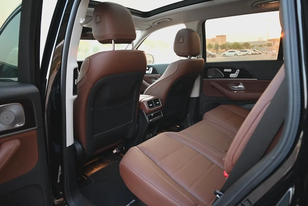 RAMADAN OFFER - EMI 6,160 AED - MERCEDES GLS 450 2025 - 4 MATIC