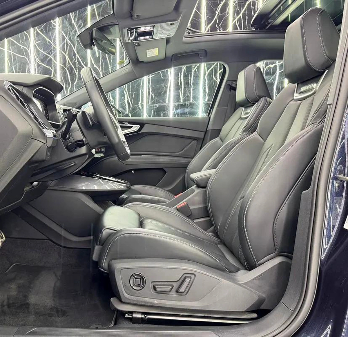 Audi Q4 e-tron 40 2024 | Chinese Specs | Low Mileage | Swiss Auto Service 2029-9-9