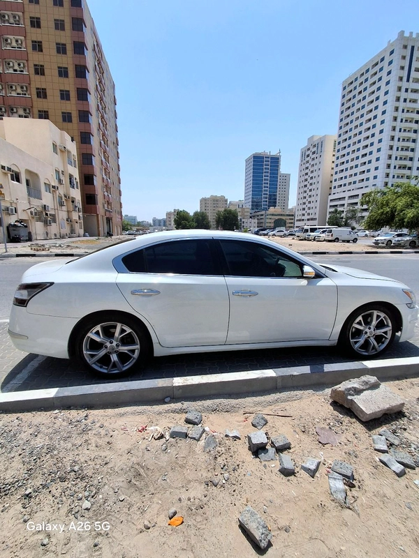 2014  Nissan Maxima Sedan