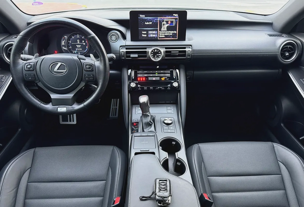 2021 Lexus IS 350 F Sport - American Specs - GCC Ready-6-6