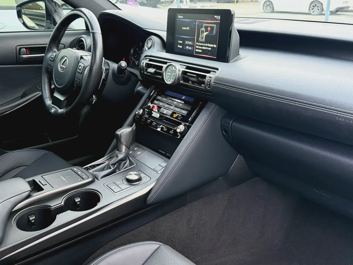2021 Lexus IS 350 F Sport - American Specs - GCC Ready-9-9