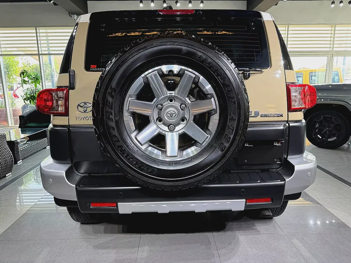 NO PAINT - Under WARRANTY- Like New - Only 40K Kilometers - Full Service History-4-4