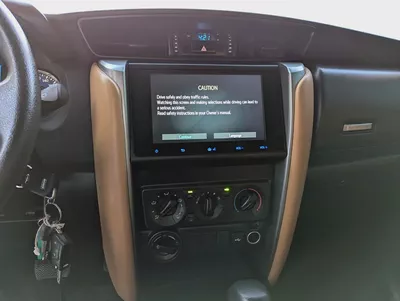 2024 Toyota Fortuner EXR - V4 2.7L 4X4 - Accident Free Low mileage - GCC Specs-7