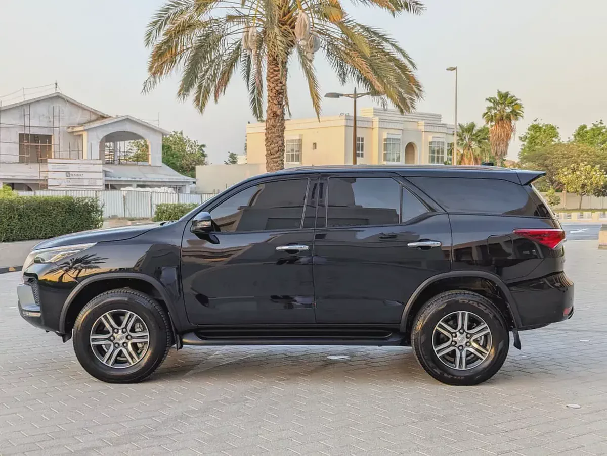 2024 Toyota Fortuner EXR - V4 2.7L 4X4 - Accident Free Low mileage - GCC Specs-16-16