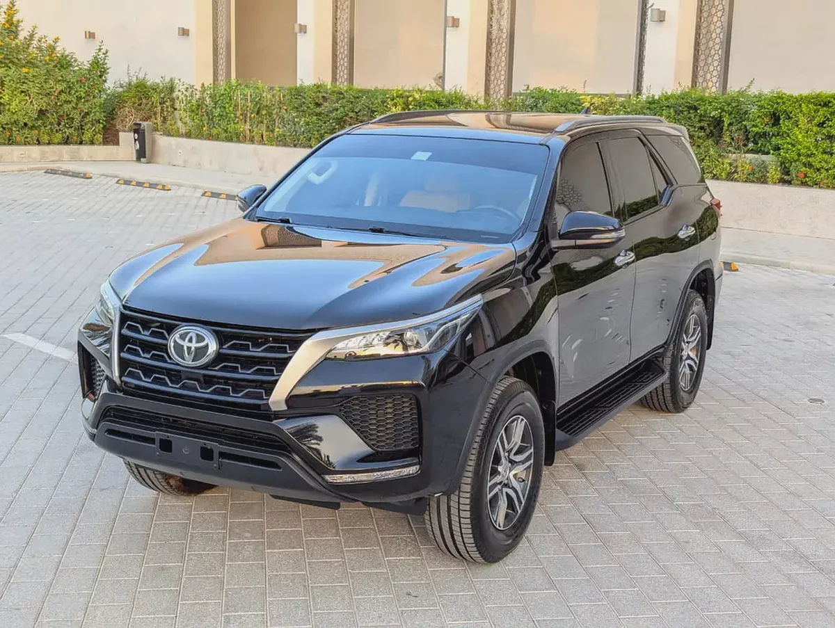 2024 Toyota Fortuner EXR - V4 2.7L 4X4 - Accident Free Low mileage - GCC Specs-1-1