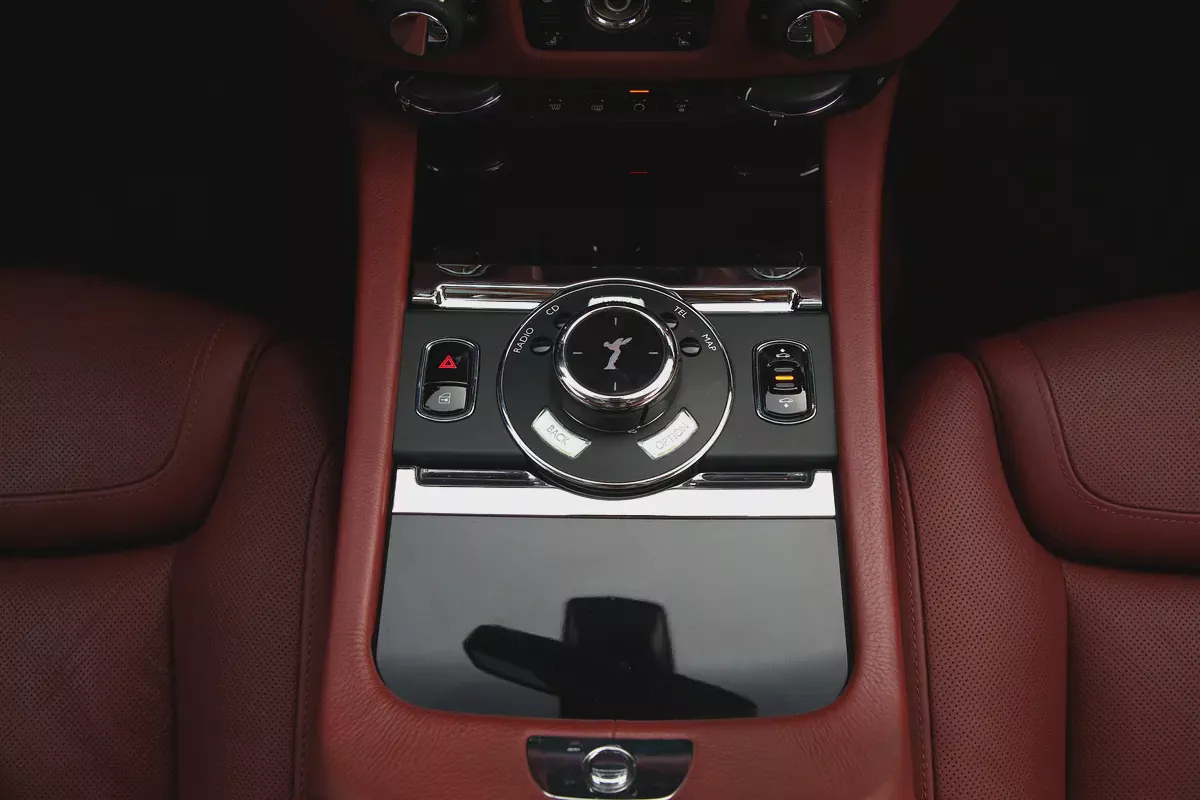 ROLLS ROYCE GHOST - 2016 - GCC - ORIGINAL PAINT - FULLY LOADED-15-15