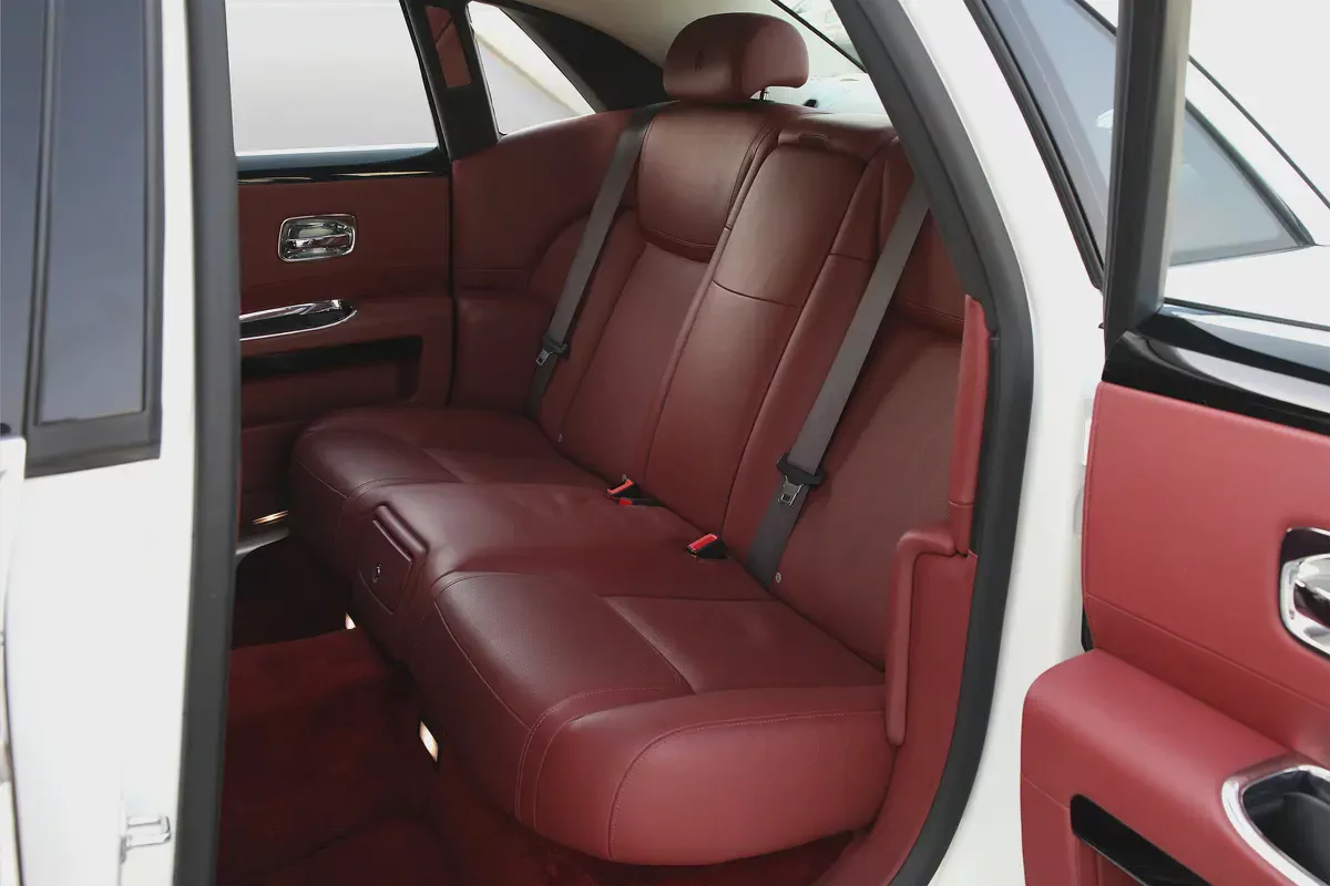 ROLLS ROYCE GHOST - 2016 - GCC - ORIGINAL PAINT - FULLY LOADED-18-18