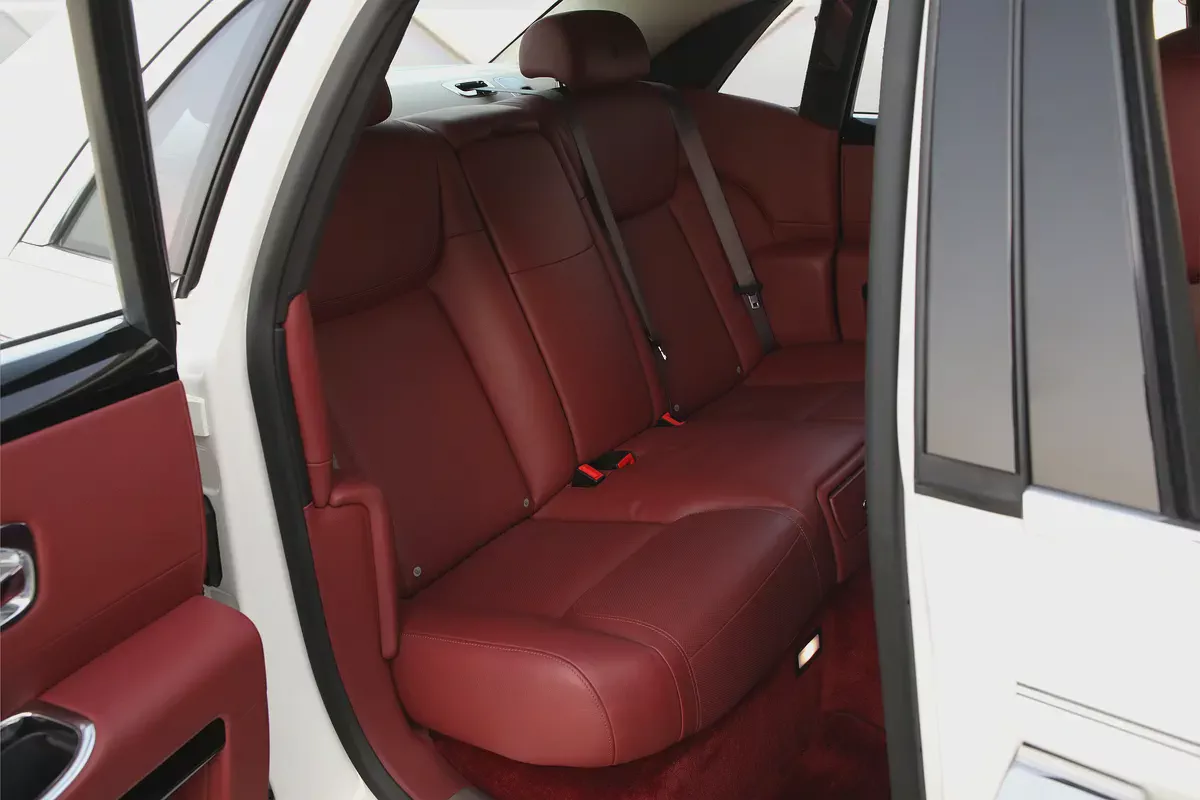 ROLLS ROYCE GHOST - 2016 - GCC - ORIGINAL PAINT - FULLY LOADED-19-19