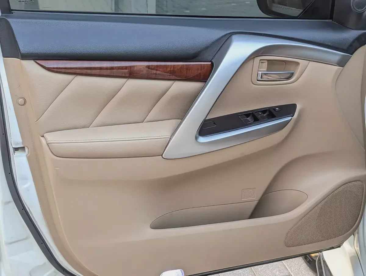 MITSUBISHI MONTERO SPORT 2016 GLS TOP FULL OPTION GCC ACCIDENT FREE IN EXCELLENT CONDITION-9-9