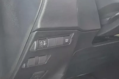 2025 Toyota Corolla Cross GLI Hybrid - GCC Specs-7