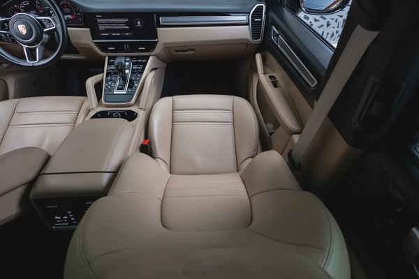 Porsche Cayenne 2022
