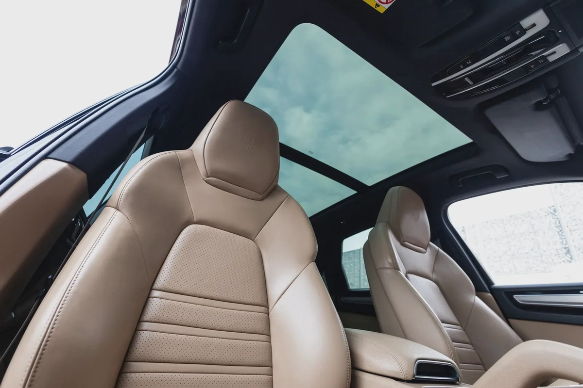 Porsche Cayenne 2022-4-4