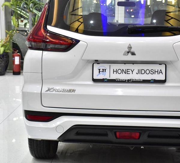 Mitsubishi Xpander ( 2022 Model ) in White Color GCC Specs