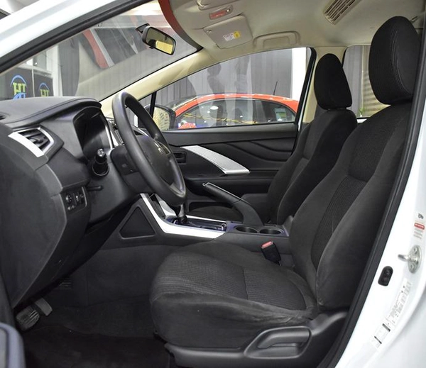 Mitsubishi Xpander ( 2022 Model ) in White Color GCC Specs