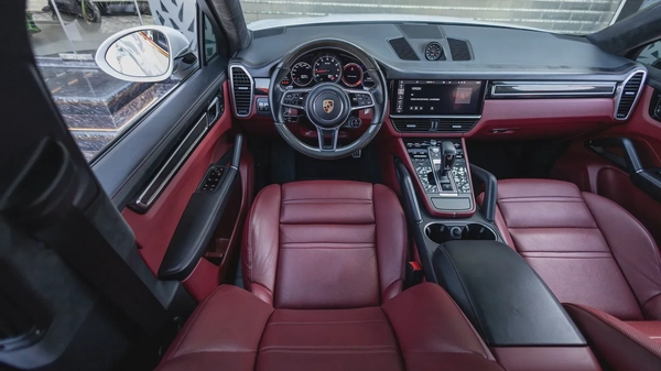 Porsche Cayenne GTS Coupé 2021
