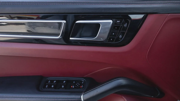 Porsche Cayenne GTS Coupé 2021