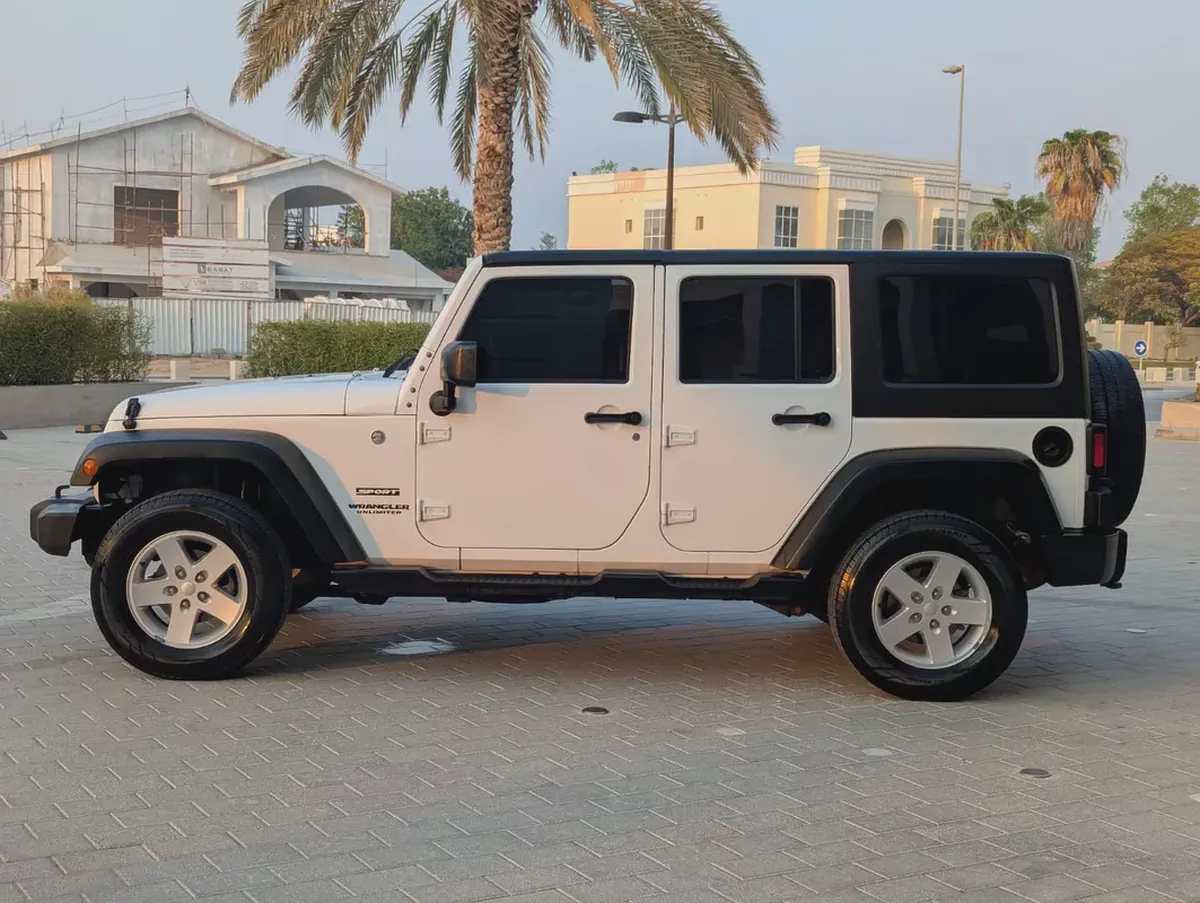 2017 Jeep Wrangler – American Specification | 97,000 KM Interior and Exterior Excellent Condition-8-8